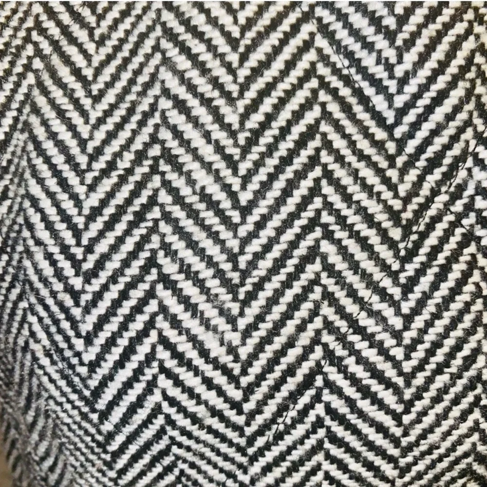 BOUTIQUE ONLY Vest Black White Chevron Zip Up Vest Gold Zipper Size M